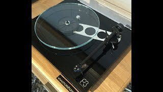 REGA PLANAR 3 ELYS2  Vinyl Is Back Rega Platenspeler [upl. by Gerg583]