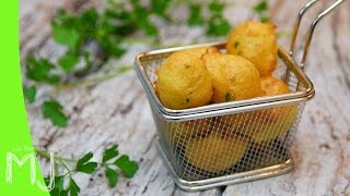 BUÑUELOS DE BACALAO  Receta tradicional de pescado [upl. by Ojoj]