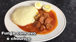 Comida típica de Angola 🇦🇴🇦🇴 Funge com ovo e chouriço [upl. by Kenwee510]