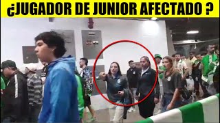 JUNIOR de BARRANQUILLA ¿JUGADOR AFECTADO  ASI EVACUAN HINHAS del ESTADIO en MEDELLIN [upl. by Ebsen]