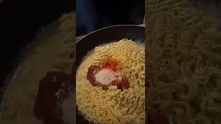 Instant noodles noodles cookingchannel cookingshow cooking shortvideo youtubeshorts [upl. by Arotal827]