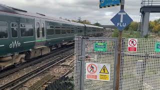 GWR 165 coming into Gatwick Airport [upl. by Atok]