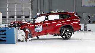 2022 Toyota Highlander updated moderate overlap IIHS crash test [upl. by Galvin696]