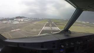 Aterrizaje en la CDMX visto desde la cabina de un avión  HD [upl. by Cates255]