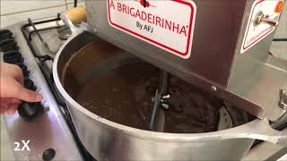 Brigadeiro na Panela de Mexer Doces  Sem Cortes Ponto Perfeito Recheio e Bico [upl. by Ittam]