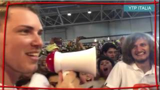 MikeShowSha aggredito al Romics 2015 [upl. by Tnilk710]