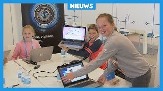 Kinderen in Den Haag leren hacken [upl. by Otsirave]