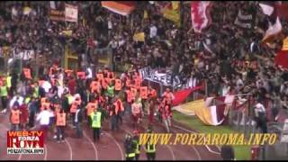 Totti pollice verso e festeggiamenti derby LazioRoma 12 del 18042010 [upl. by Eilah447]