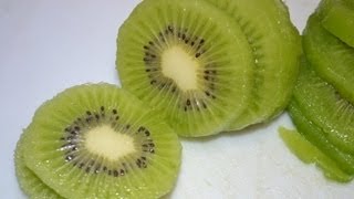 Los beneficios del kiwi [upl. by Nosdrahcir]