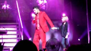 Peter andre  singing to a little girl  St georges hall Bradford on 24310 [upl. by Aerdnu]