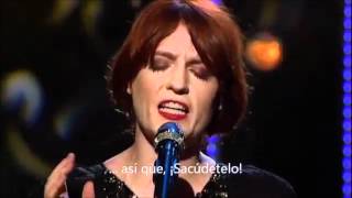 Florence  The Machine  Shake It Out Live at Skavlan en español [upl. by Atnim]