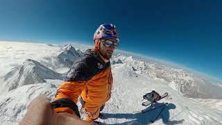 Andrzej Bargiel corona el Gasherbrum II y luego desciende con esquís [upl. by Eerized191]