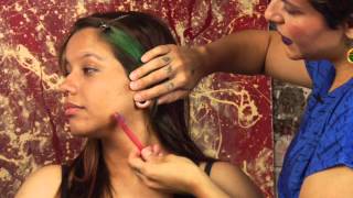 How to Use a Tinkle Eyebrow Razor  Beauty Vice [upl. by Kitty960]