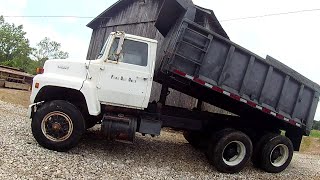 1987 Ford L80003208 catDump Truck [upl. by Holbrook]