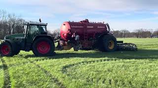 Bemesten Fendt 712 met Schuitemaker Robusta 2024 [upl. by Ynttirb]