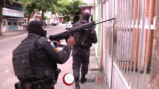 Intensa troca de tiros entre policias e traficantes na Fazendinha [upl. by Bonine]