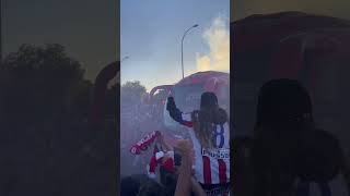 Llegada del Atleti al Metropolitano antes del Derbi [upl. by Persons]