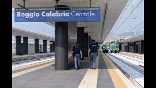 Annunci alla stazione di Reggio Calabria Centrale [upl. by Lian]