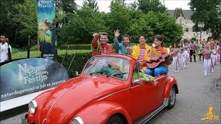 Bonte Zomer Stoet 1  Negen Pleinen Festijn 2015 Efteling [upl. by Rillings534]