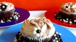 Receta cupcakes de 3 chocolates  Cupcake de chocolate fácil [upl. by Siri524]