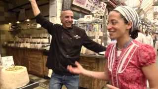 learning Hebrew at the Mahane Yehuda market Jerusalem [upl. by Wesle998]