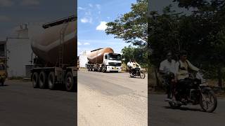 16 Wheeler Bharathbenz cement bulker running on highway barathbenz benz cementbulker bulker [upl. by Fina850]