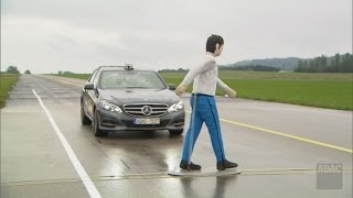 ADAC Test FußgängerErkennung [upl. by Monjan]