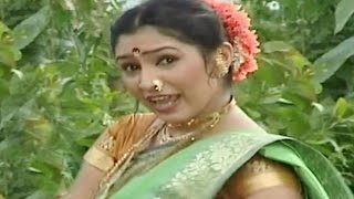 Majhya Aaicha Kiti That Uttara Kelkar Marathi Devotional Song [upl. by Jillian]