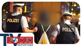 Null Toleranz Die Polizei im Münchner Bahnhofsviertel  Focus TV Reportage [upl. by Nnaoj]