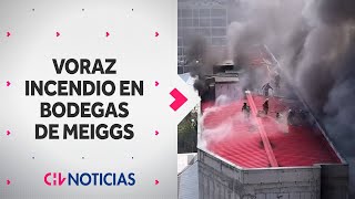 EMERGENCIA EN MEIGGS por fuerte incendio de bodegas Liceo Darío Salas fue evacuado  CHV Noticias [upl. by Darnok296]