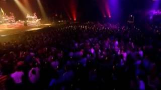 Laura Pausini  Unemergenza damore Live in Paris 05 [upl. by Trueman]