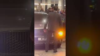 مریم نواز کی دوبارہ بے عزتی Now Again Nawaz Sharif and Thief Minister Maryam on Arrival in London [upl. by Uokes927]