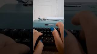 Olivetti Lettera 32 ASMR 03082024 [upl. by Hiller905]