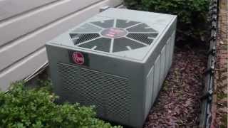 1996 Rheem 10 SEER 3ton central airconditioner running on a very muggy day [upl. by Tammie429]