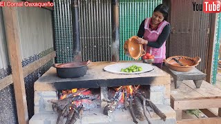 😀😋Hoy preparo un rico espinazo de puerco en salsa tatemada en mi casita del campo 😋😋 [upl. by Katherina]