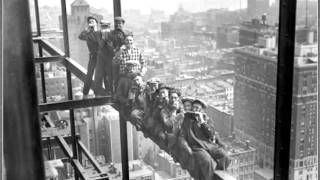 Construction du Rockefeller Center de NewYork 1932 [upl. by Woody416]