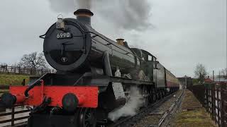 6990 Witherslack Hall leaves Quorn amp Woodhouse Great Central Railway Betwixtmas 301223 [upl. by Valorie]