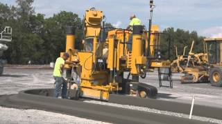 GOMACO GT3600 Concrete Curb amp Gutter Slipform Machine TightRadii Island Paving With 3D Guidance [upl. by Cirderf]