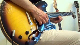 Gibson ES335 The Dot Reissue Custom Shop [upl. by Leynwad500]