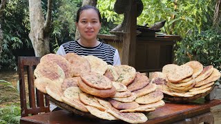 How To Turkish Bread Goes to market sell  Feed Pigeons amp Chickens  Ly Thi Ca [upl. by Ihana]