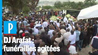 Enterrement de DJ Arafat  des fans ouvrent son cercueil [upl. by Uzzi]