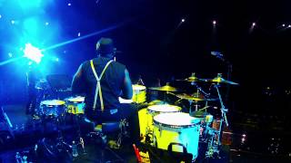 Lester Estelle Drum cam Kelly Clarkson quotWalkawayquot [upl. by Ilowell]