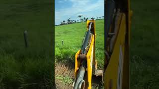 Drenagem e saídas e água vídeo 1 jcb 3cx [upl. by Gnilrits]