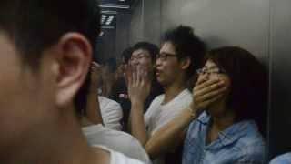 Crowd singing Feliz Navidad inside an elevator [upl. by Stan695]