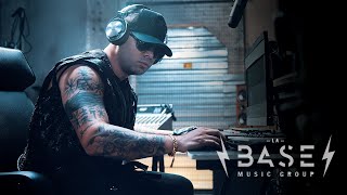 Wisin Piso 21  Beber Lyric Video [upl. by Acinnod]