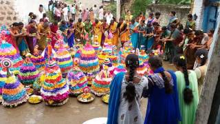 Bathukamma bathukamma ma thalli bathukamma [upl. by Akcirderf111]