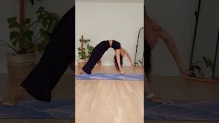 Diesen Monat ist die hüfte dran Die erste Klasse ist schon online homeyoga yoga practice hips [upl. by Sirdna675]