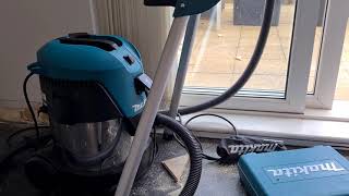 Hack Using power take off facility on a Makita VC2012L hoover with a cordless Makita DLS713 Saw [upl. by Hcurab]