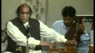 Mehdi Hassan live donon jehan teri mohabbat mein haar ke [upl. by Pelmas]