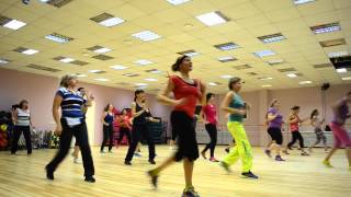 ZUMBA Menea La Pera ZIN 51 [upl. by Ocsinarf]